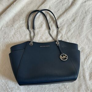 Michael Kors Jet Set Shoulder Bag